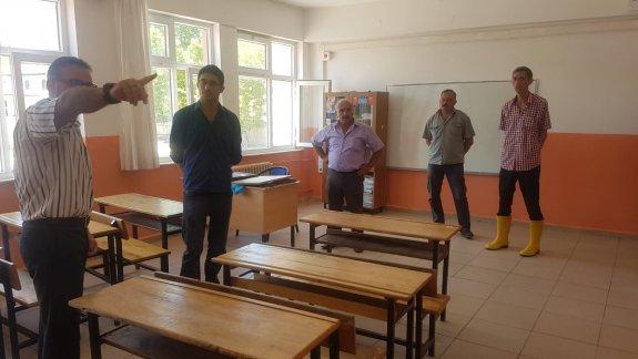 İlçe Milli Eğitim Müdürümüz Sayın Fedai AKIN Cumhuriyet İlk/Ortaokulu ve İmam Hatip Ortaokulu´nda İncelemelerde Bulundu