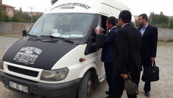 İlçe Milli Eğitim Şube Müdürümüz Sayın Serkan AKPINAR Başkanlığında İlçemiz Taşımalı Eğitim Servis Araçları Denetimi Yapıldı.