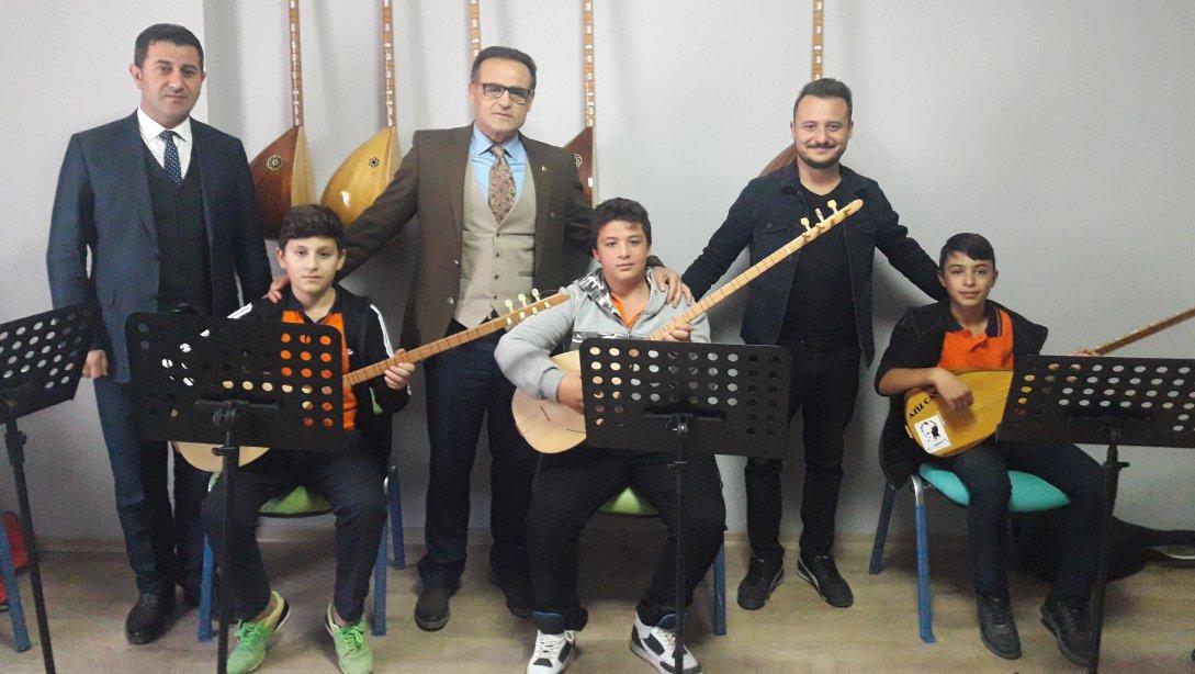 İlçe Milli Eğitim Müdürümüz Sayın Fedai AKIN Bağlama ve Bocce Kurslarını Ziyaret Etti.