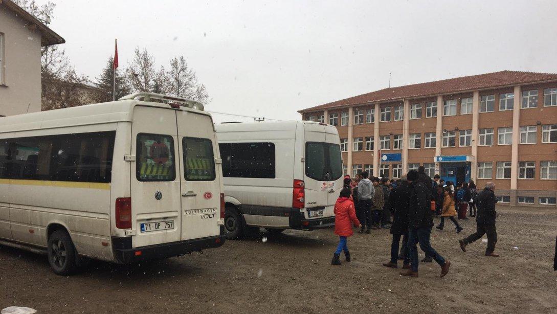 İlçe Milli Eğitim Şube Müdürümüz Serkan AKPINAR Başkanlığında İlçemiz Temel Eğitim Taşımalı Servis Araçları Denetimi Yapıldı.