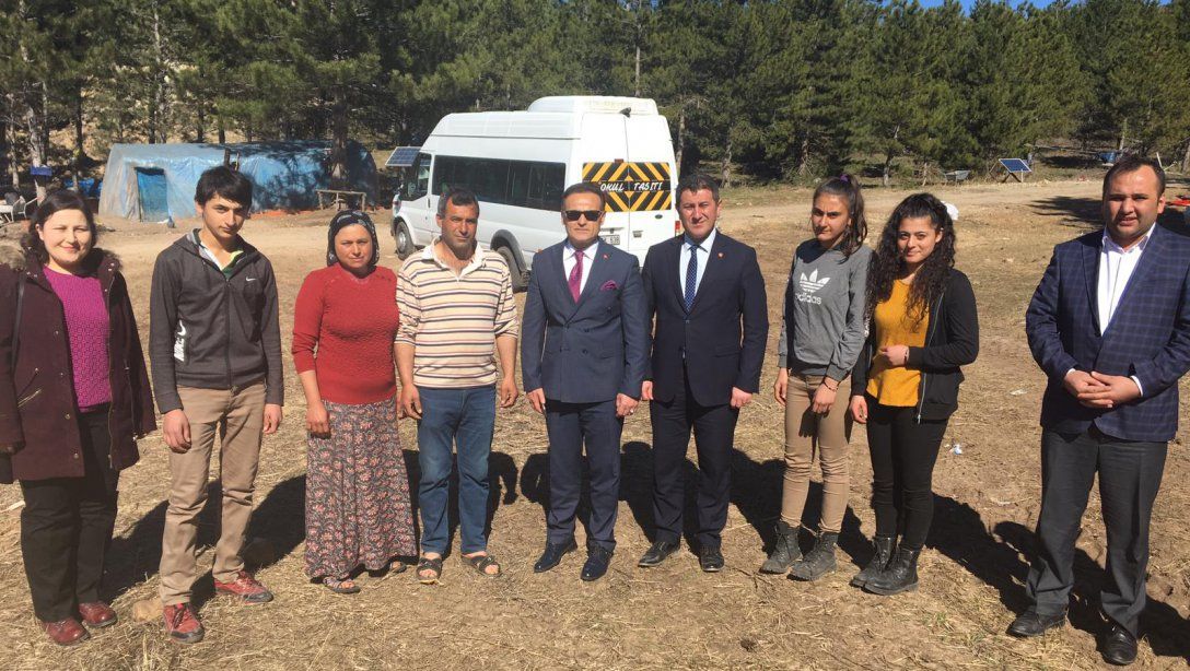 İl Milli Eğitim Müdürlüğünün Başlattığı "Bir Kahvenizi İçeriz" İsimli Proje Kapsamında Veli Ziyaretleri Tüm Hızıyla Devam Ediyor