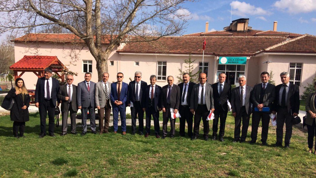 Değerli Yöneticiler Projesi Kapsamında İlçe Milli Eğitim Müdürleri Nisan Ayı Toplantısına İlçemiz Ev Sahipliği Yaptı