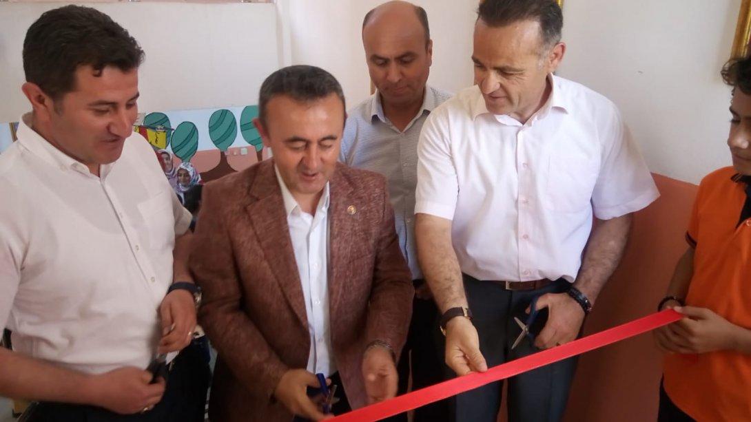 İlçemiz Cumhuriyet İlk/Ortaokulu'nda Fotoğraf Sergisi Açılışı