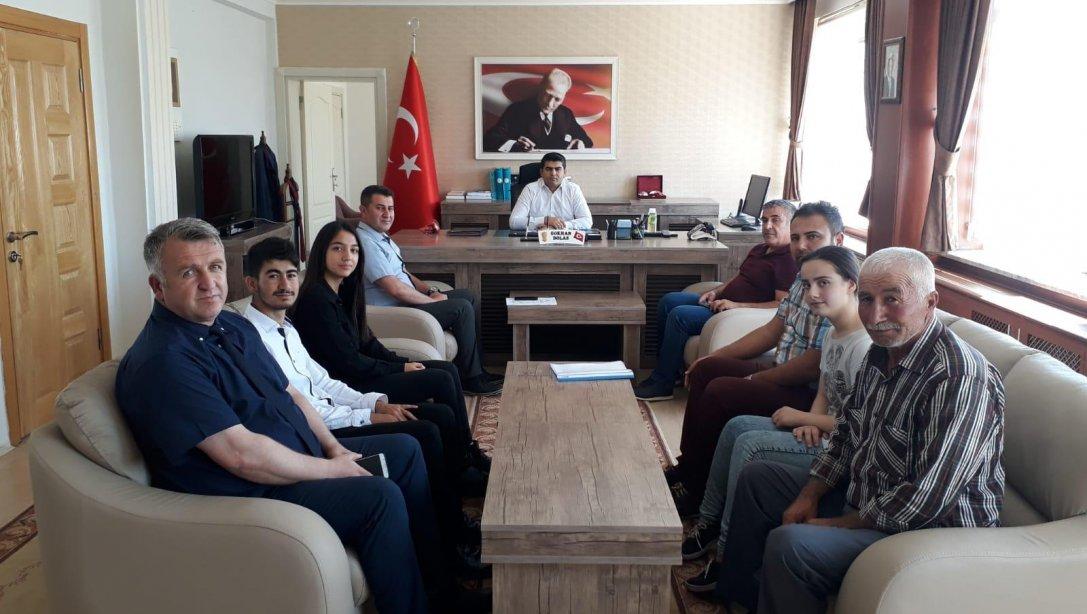 YKS, LGS ve İOKBS Sınavlarında Dereceye Giren Öğrenciler ile Kaymakam Gökhan DOLAŞ'ı Ziyaret