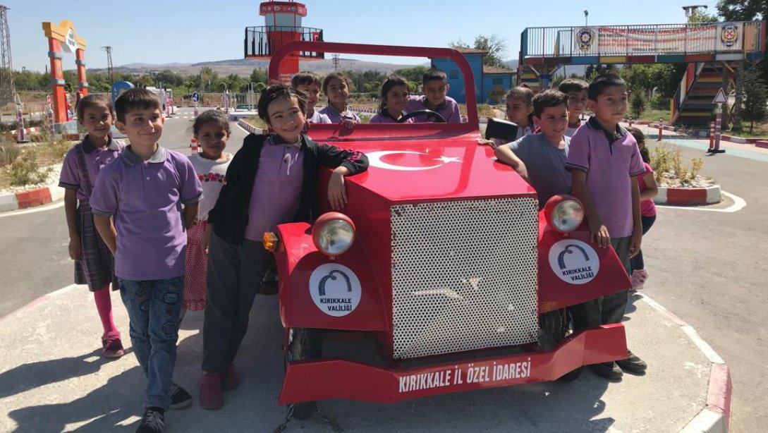 İlçemiz Cumhuriyet İlkokulu Öğrencilerinden Trafik Parkuruna Ziyaret
