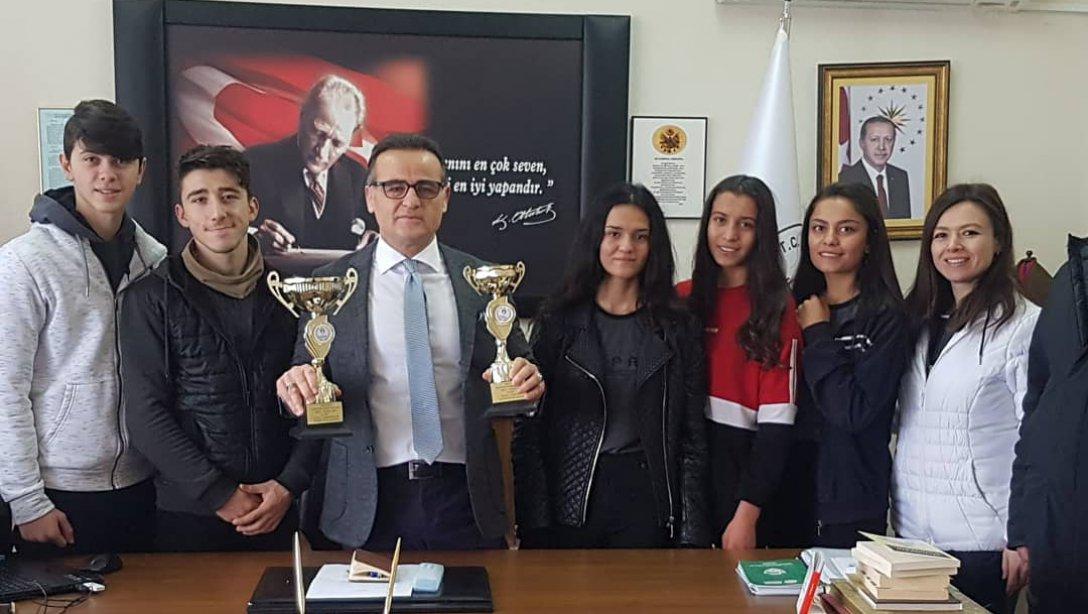 Dart Branşında Dereceye Giren Öğrencilerimizden İlçe Milli Eğitim Müdürümüz Fedai AKIN' Ziyaret