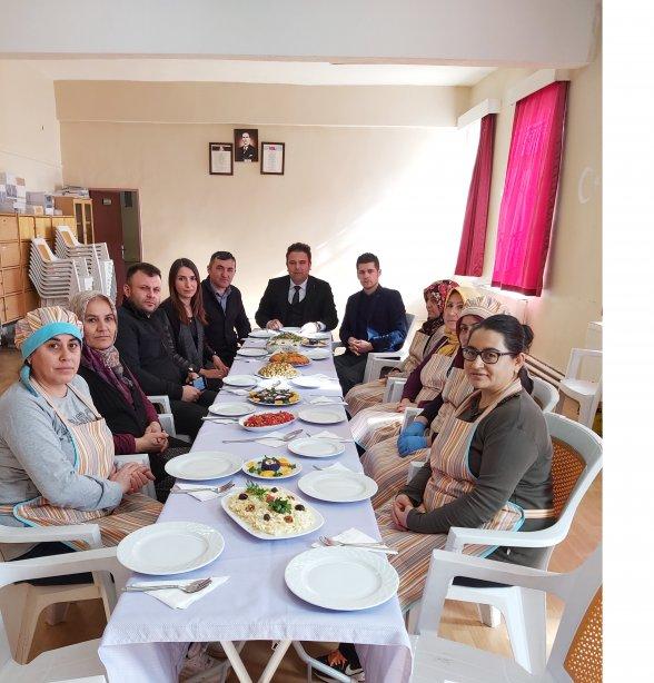İlçe Milli Eğitim Müdürümüz Sayın Yıldıray DOĞAN İlçemiz Halk Eğitim Merkezinde Yapılan Uygulama Sınavına Katıldı.