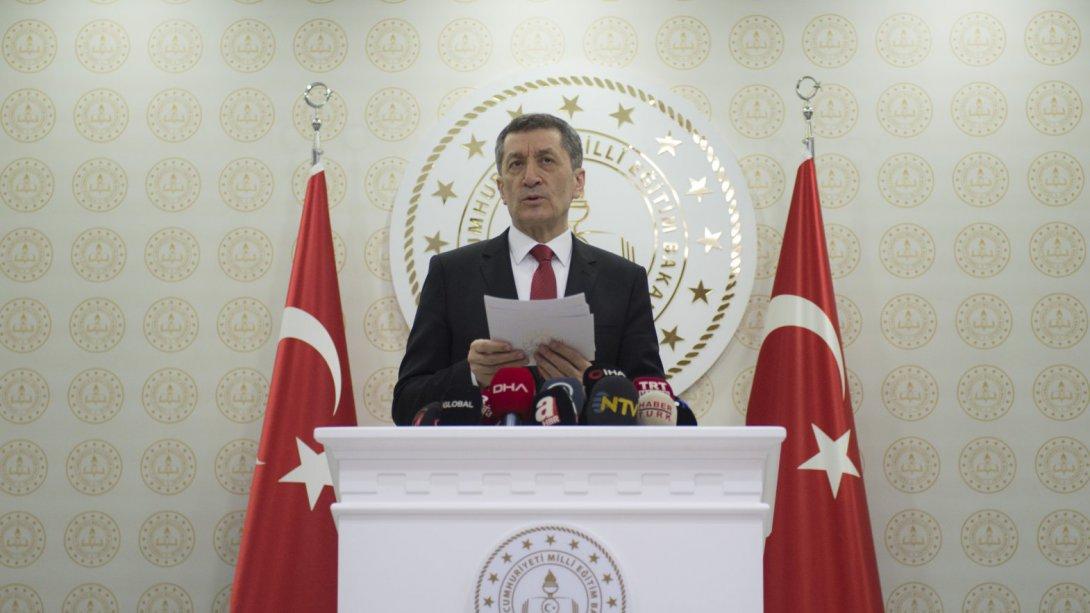 MİLLİ EĞİTİM BAKANIMIZ SAYIN ZİYA SELÇUK, KORONAVİRÜS'E KARŞI EĞİTİM ALANINDA ALINAN TEDBİRLERİ AÇIKLADI.