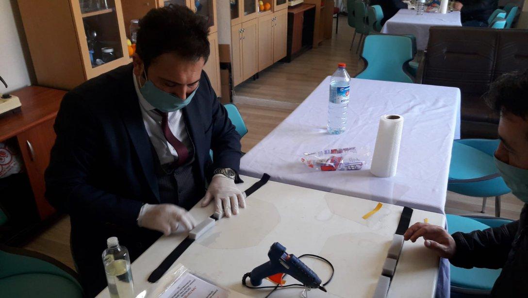 Müdürlüğümüz Bünyesinde Koruyucu Yüz Maskesi ve Siperlik Üretimine Başlandı.